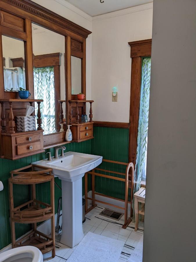The One Cat Bed and Breakfast Brattleboro Eksteriør billede
